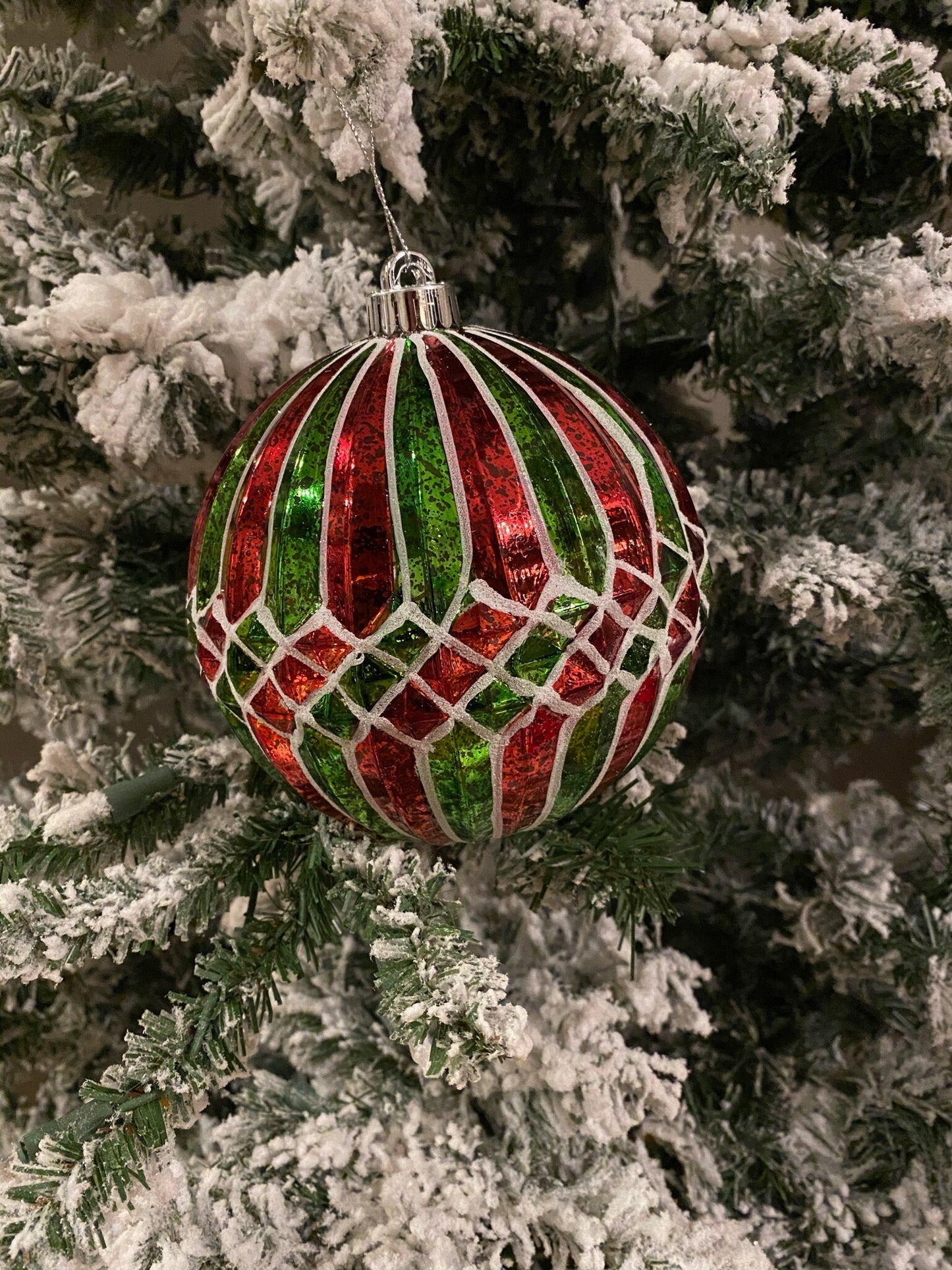 Two 5.9 inches Ridged Diamond Stripe Ornament Balls (150MM).*