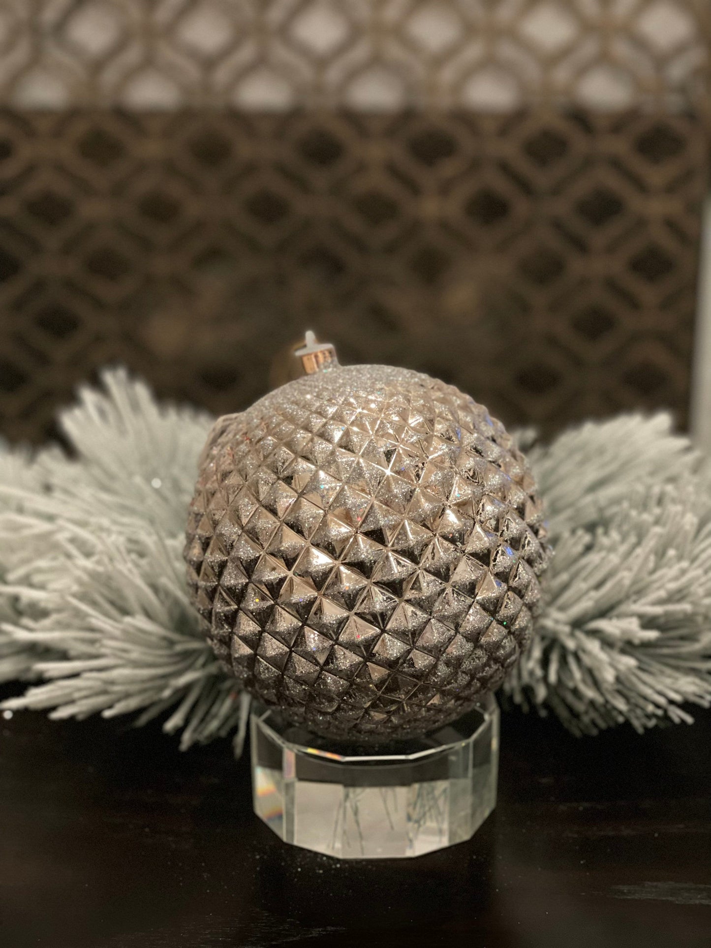 Ball 170mm durian sand gold and silver. Plastic.